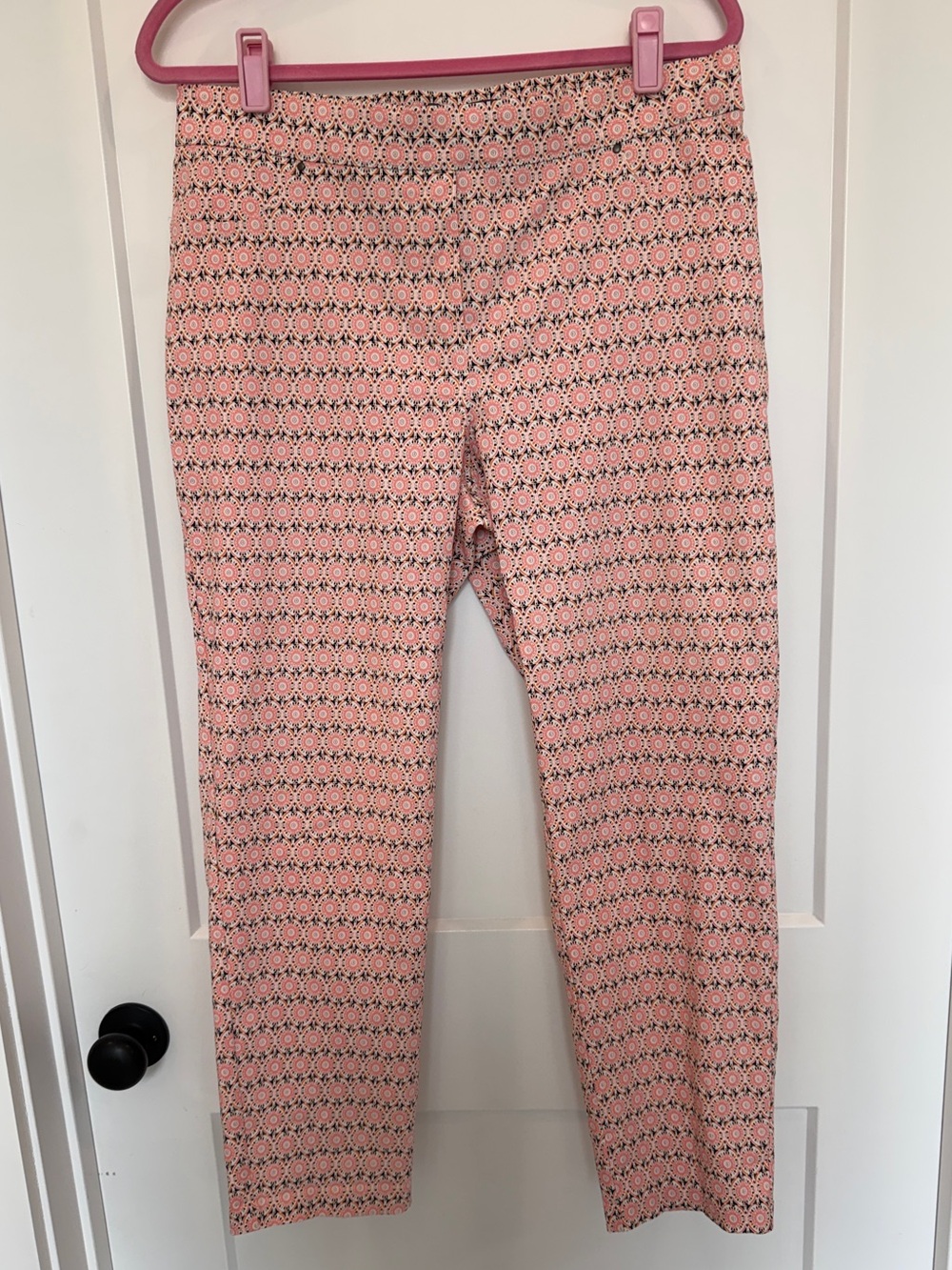 NWOT 89th & Madison Pink/aCoral Geometric Print Pull On Pants